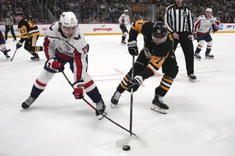 Ovechkin adds to record goal total, Crosby dazzles as Penguins top Capitals 5-2 in season finale
