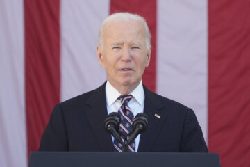WATCH: President Biden attends Veterans Day ceremony at Arlington National Cemetery