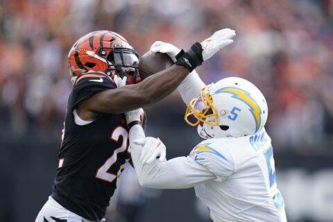 Ravens sign veteran cornerback Chidobe Awuzie, who was released by the Titans