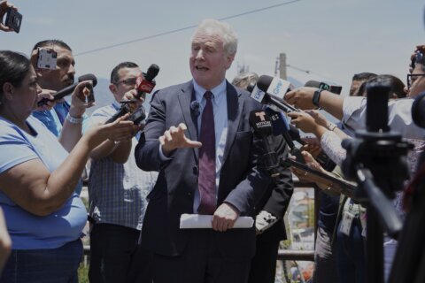 Maryland Sen. Van Hollen meets with Abrego Garcia in El Salvador amid court fight over US return