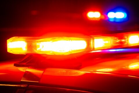 Woman kidnapped at gunpoint in Bethesda, suspect surrenders after barricading inside car