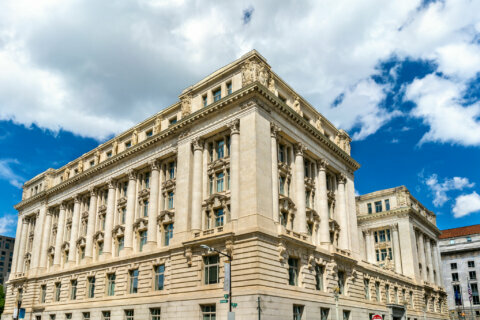 DC Council member offers crash course on $1B DC budget cut narrowly averted by Congress