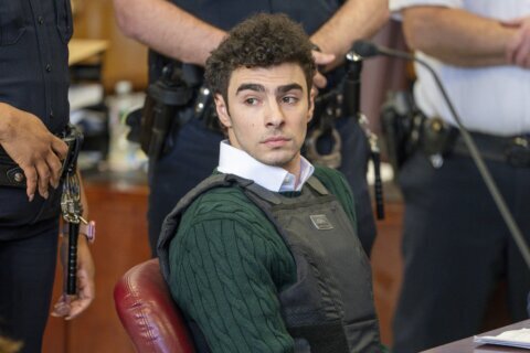 UnitedHealthcare killing suspect Luigi Mangione indicted as prosecutors push for death penalty