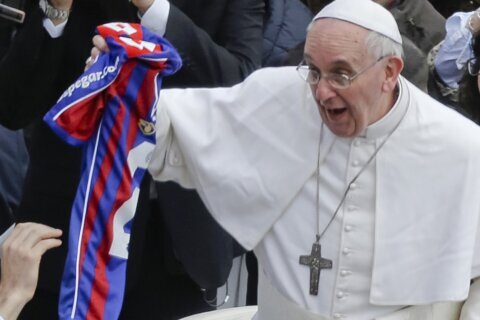 Sports world mourns soccer-loving Pope Francis with games in Italy and Argentina postponed